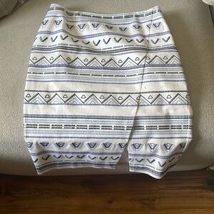 Super cute White House black market Aztec pattern skirt